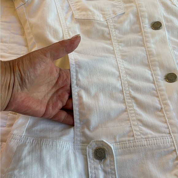 Jean Jacket w stretch & slash pockets - Picture 5 of 13